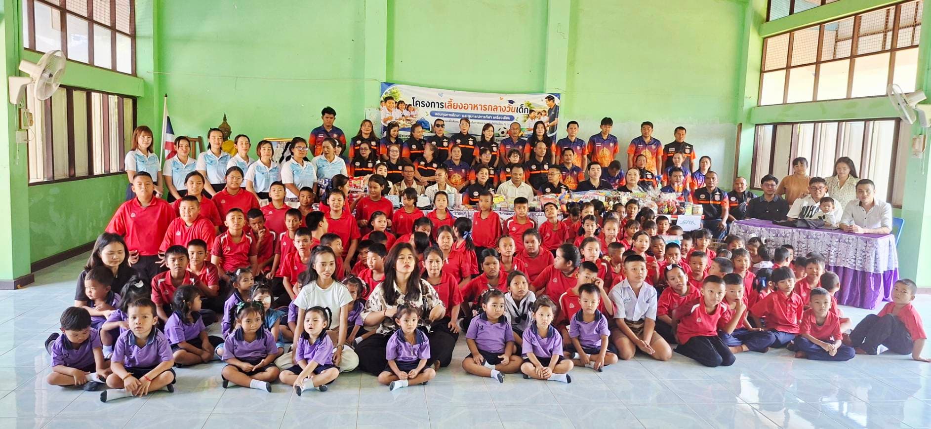 ชมรมอาสาป้องกันภัย ลงพื้นที่ จ.ราชบุรี มอบเงิน สิ่งของ และอาหารกลางวัน แก่โรงเรียนบ้านหนองน้ำใส