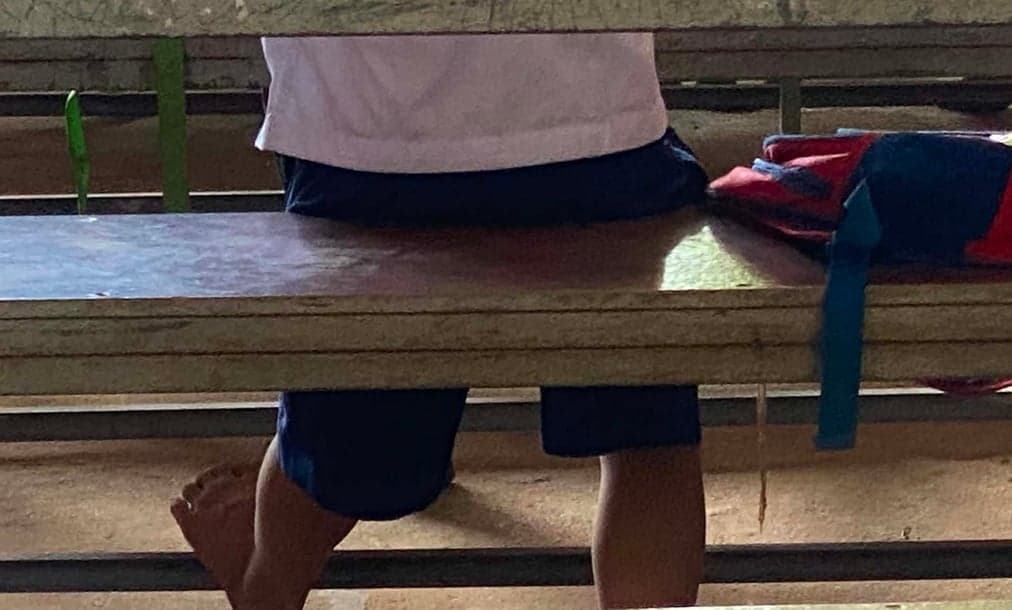 เด็กในศูนย์ลี้ภัยเศร้า ถูกบังคับให้พ้นโรงเรียนกลางคัน ‘สพป.ตาก’ ประกาศกดดัน 19 รร. เรียกคืนเงินอุดหนุน