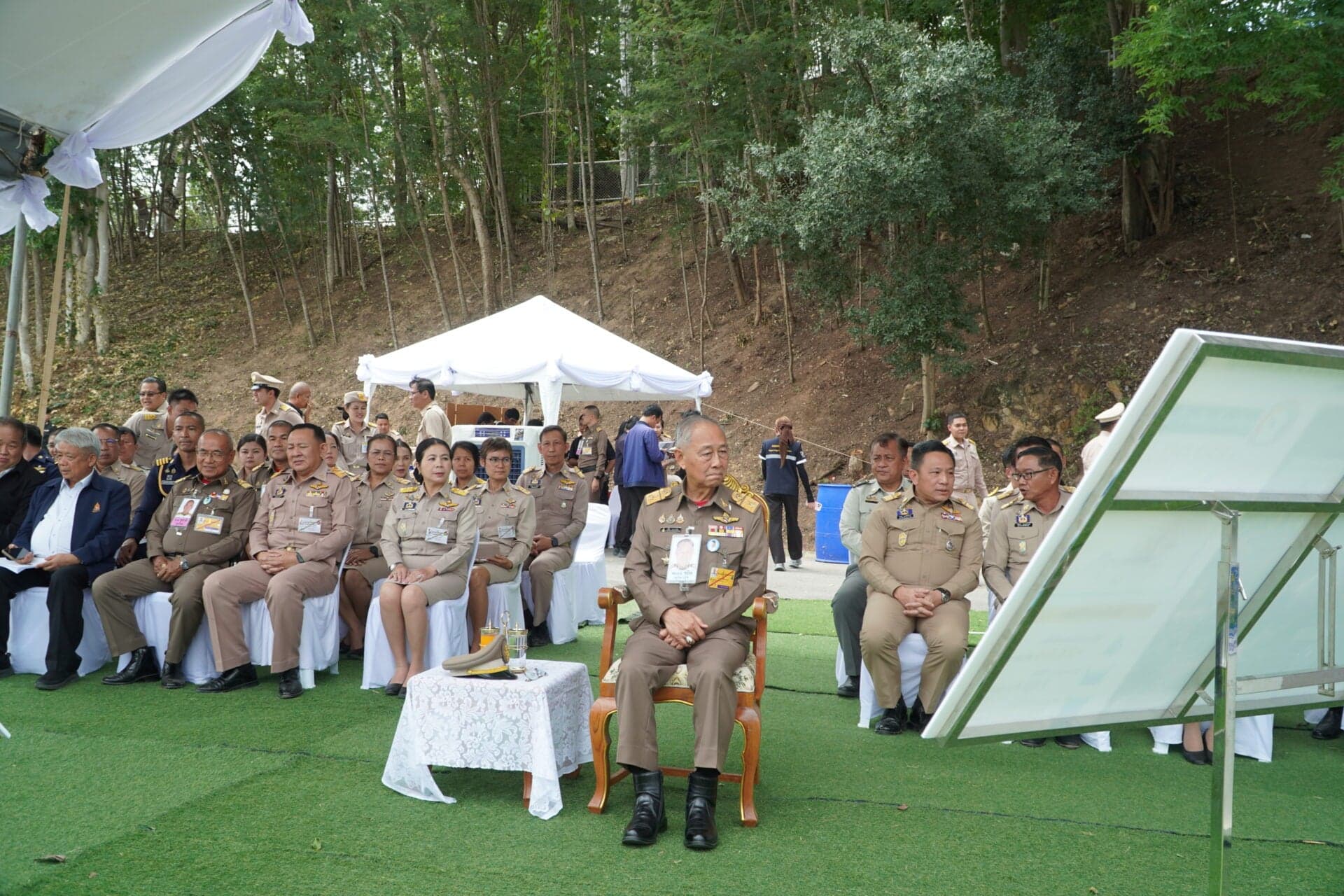 องคมนตรีตรวจเขื่อนแก่งกระจาน ชูโมเดล “วังจันทร์ร่วมใจ”  จัดการน้ำสู้แล้ง วอนรัฐยกระดับระบบสูบต่อยอดเกษตรยั่งยืน