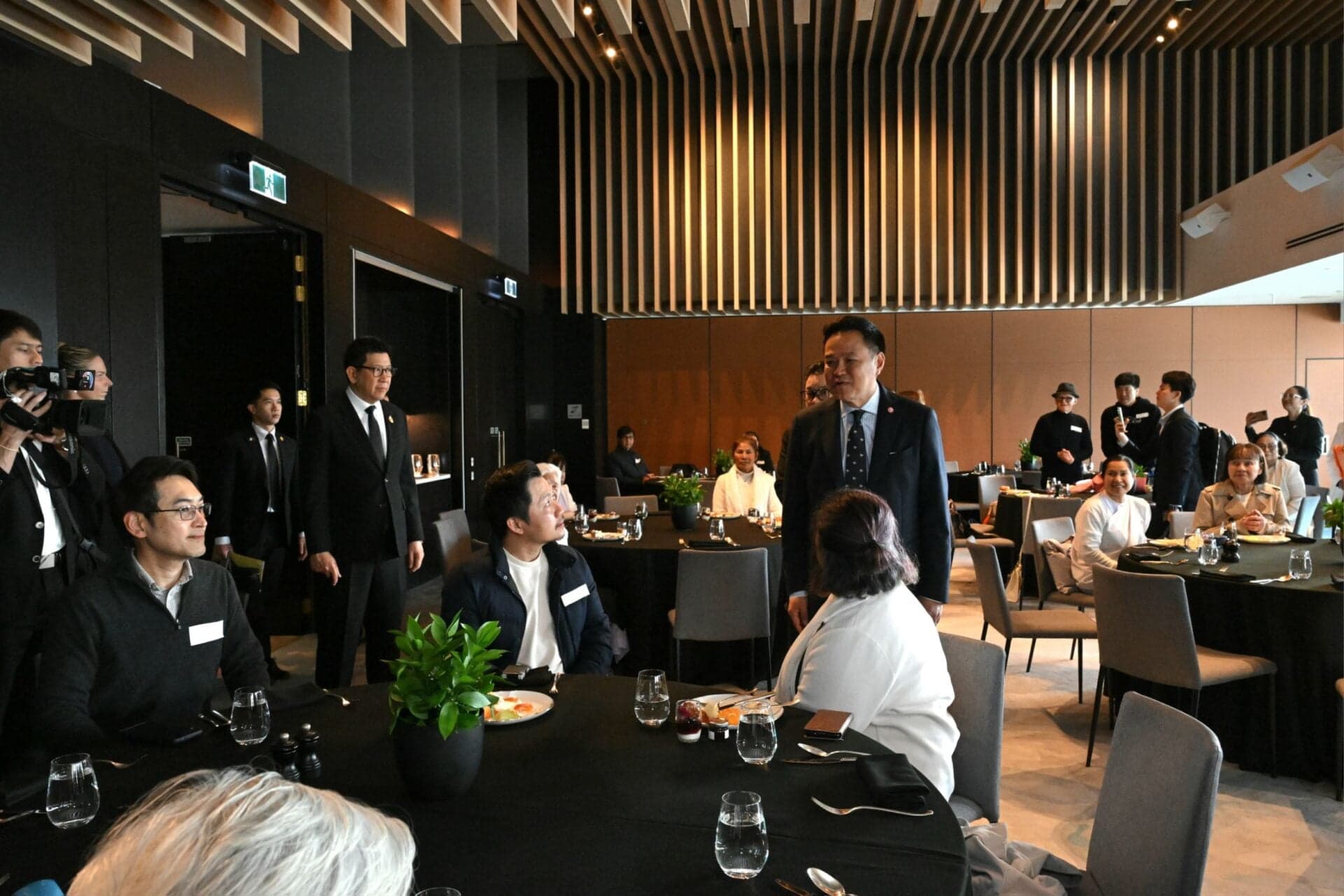 ‘อนุทิน’ ยันรัฐบาลผสมเหนียวแน่น แย้มข่าวดีบินตรงกรุงเทพฯ-โอ๊คแลนด์