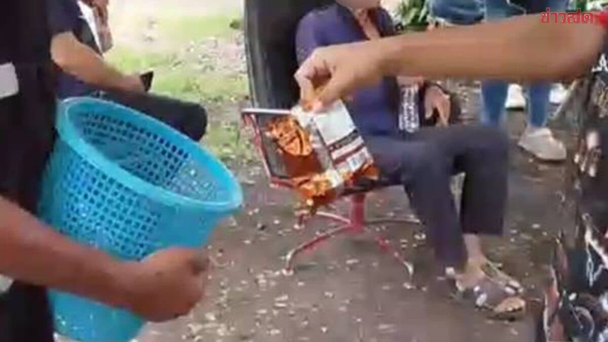 แม่เดือด บุกแจ้งความเจ้าอาวาส ตบหน้าลูกชาย ปมเหตุโยนมาม่าใส่บาตร