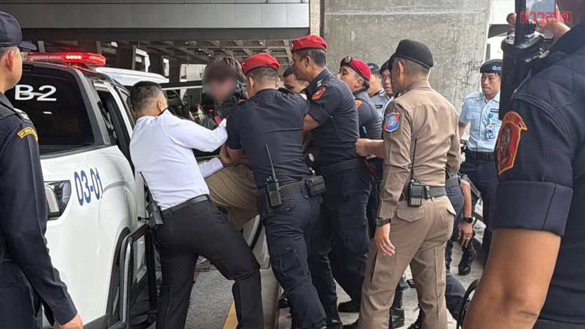 ระทึก กลางสนามบินสุวรรณภูมิ หนุ่มรัสเซียคลั่ง ปีนข้ามรั้วโวยวายนอกอาคารผู้โดยสาร