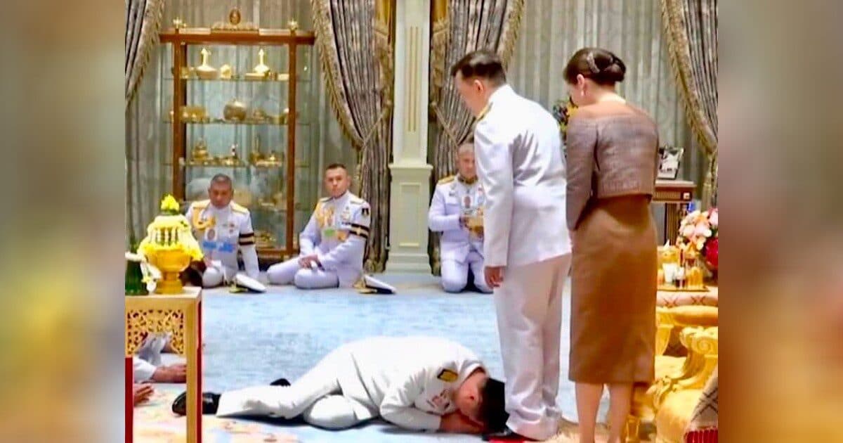 อนุทิน โพสต์ภาพ ถวายบังคมจอมราชา วันเฉลิมพระชนมพรรษา พระบาทสมเด็จพระเจ้าอยู่หัว
