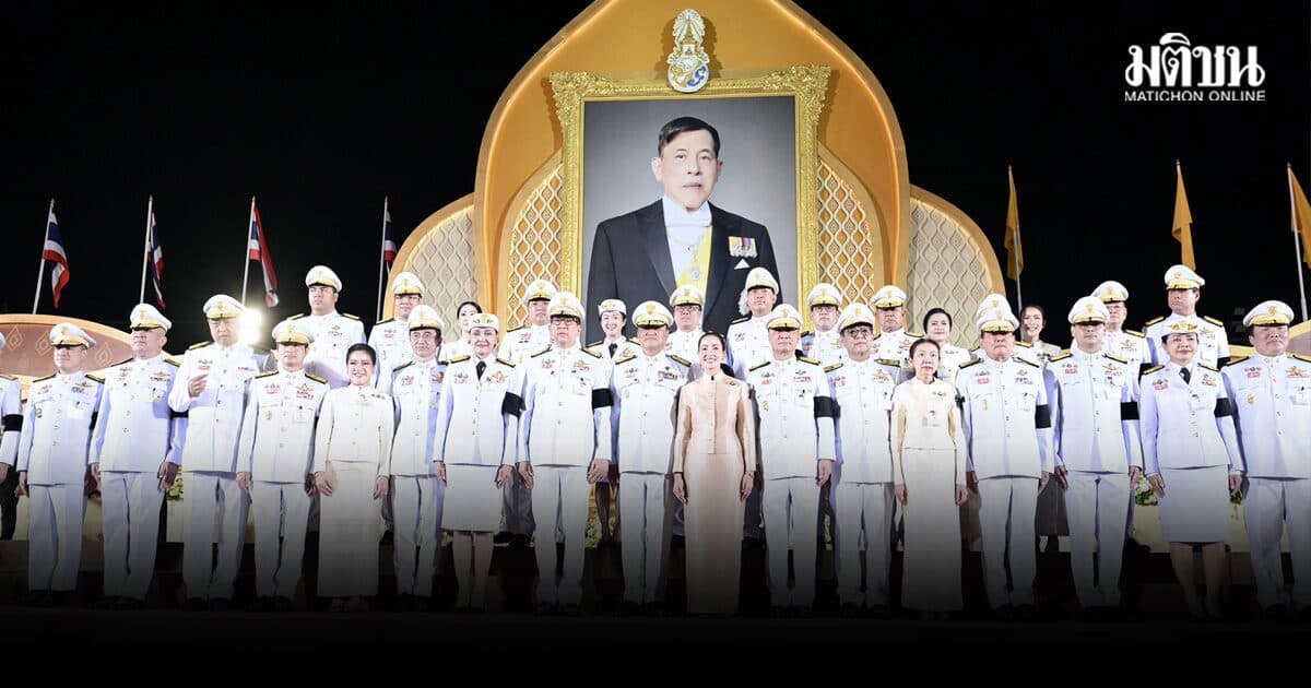 นายกฯ เป็นประธานพิธี ถวายเครื่องราชสักการะ-จุดเทียนถวายพระพรชัยมงคล เนื่องในวันเฉลิมพระชนมพรรษา