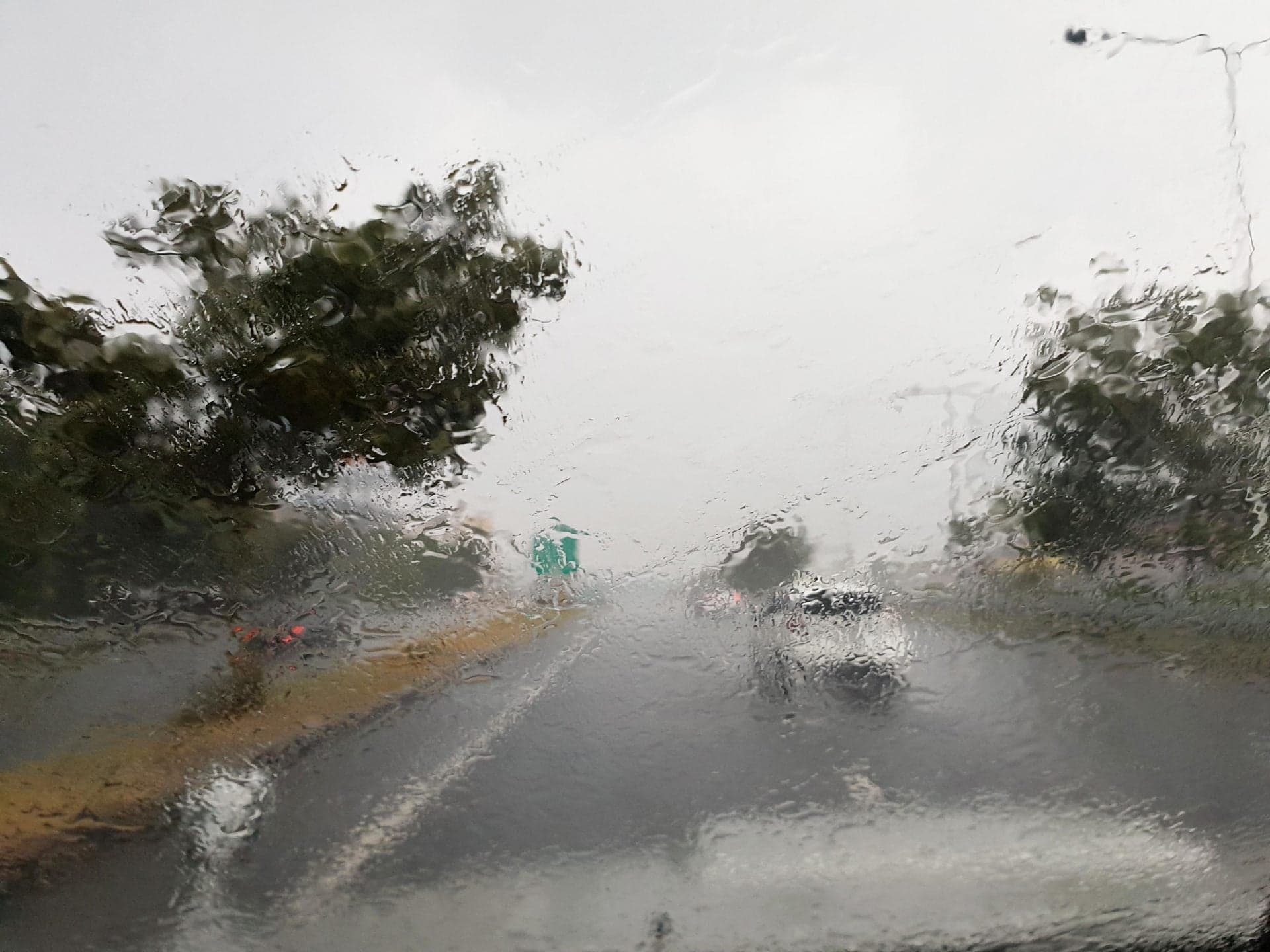 อุตุฯชี้ร่องมรสุมพาดผ่านไทยส่งผล ‘ฝนตก’ หนักหลายพื้นที่