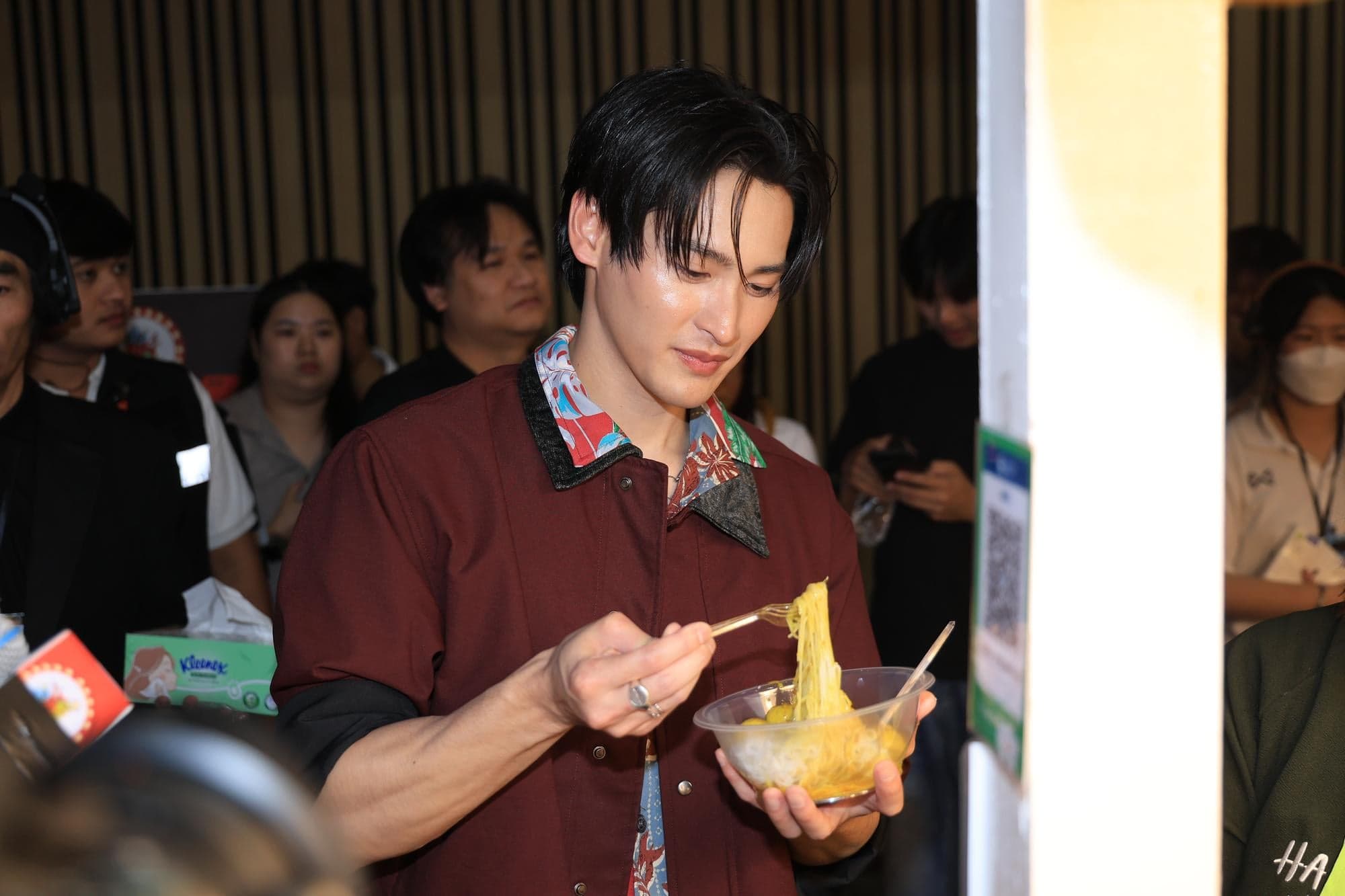 ‘เก้า นพเก้า’ พาตะลุยชิมตลาด ‘แจ๋วแซ่บเฟ่อร์’