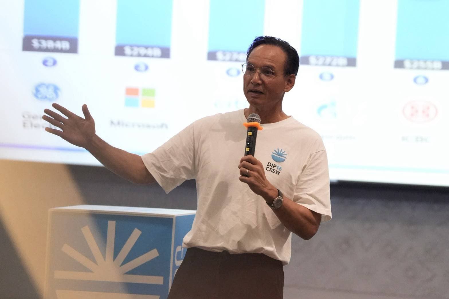 ‘กรณ์’ ฉายภาพวิกฤตศก.ไทย-โลก เตือนไม่รื้อโครงสร้างงบประมาณ ปีหน้าไทยอาจเสี่ยงไร้เงินใช้จ่าย