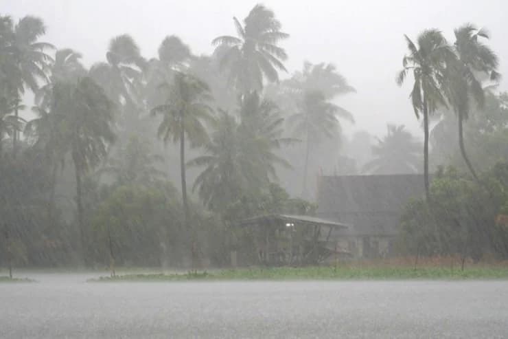 กรมอุตุฯ ประกาศ ฉ.7 เตือน ‘ภาคอีสาน-กลาง-ตะวันออก-ใต้ฝั่งตะวันตก’ ฝนตกหนักมาก