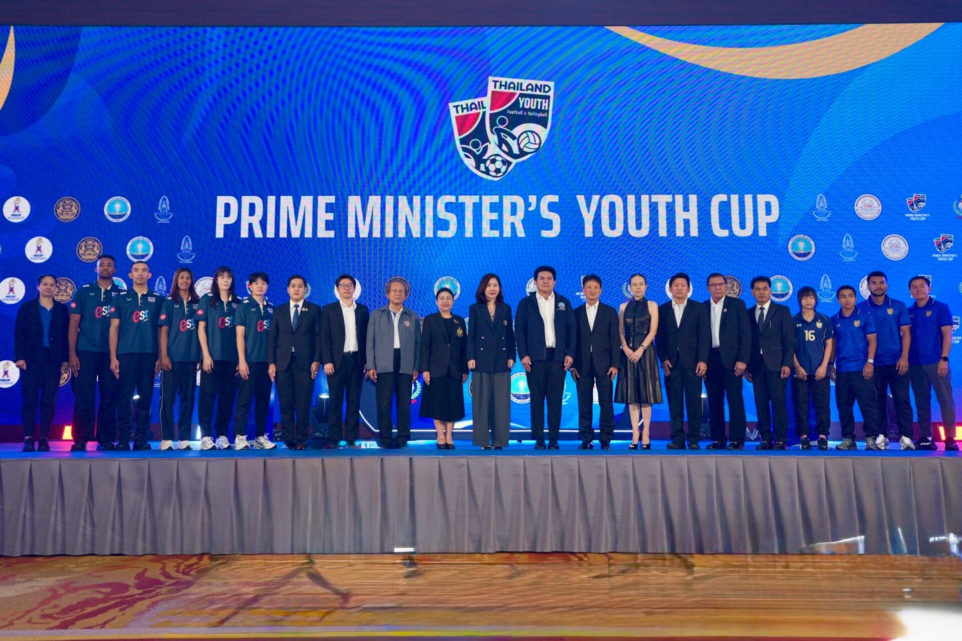 รัฐบาล ระเบิดศึก ‘ไพรม์ มินิสเตอร์ส ยูธ คัพ’ เวทีปั้นดาวรุ่ง ‘ฟุตบอล-วอลเลย์บอล’ จุดเริ่มต้นของความฝัน สู่ทีมชาติไทย