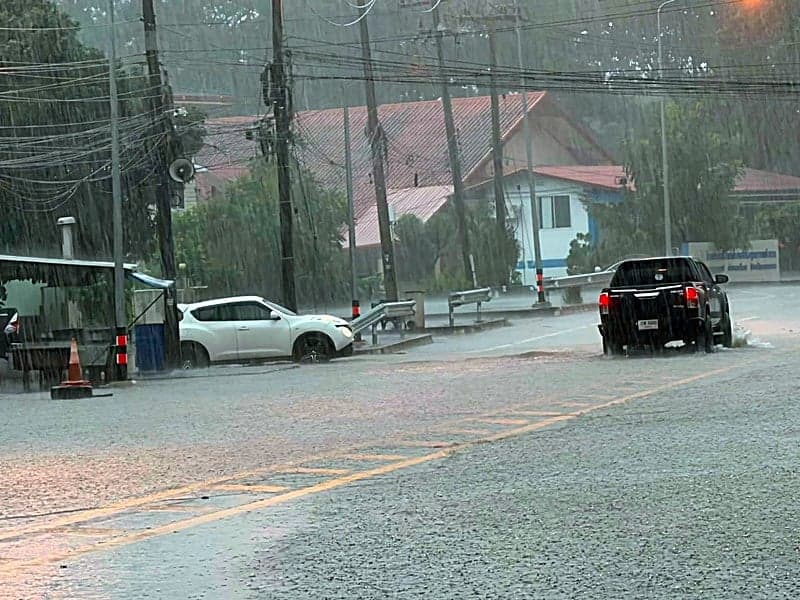 นครพนมอ่วม! ‘ฝนตกแสนห่า’ สั่ง14จว.ใต้เข้ม