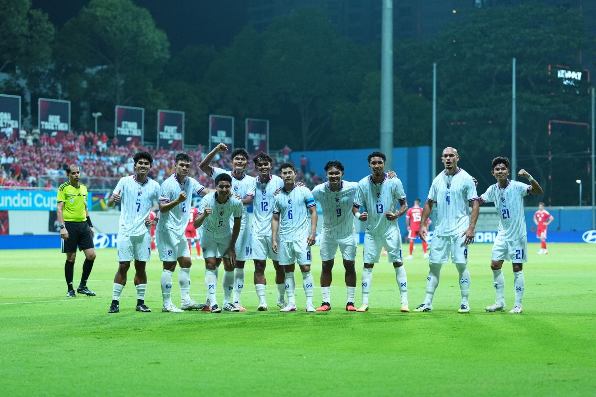 ‘ช้างศึก’ บุกเชือด ‘สิงคโปร์’ 3-1 ตัดเชือกบอลอาเซียน เลกแรก