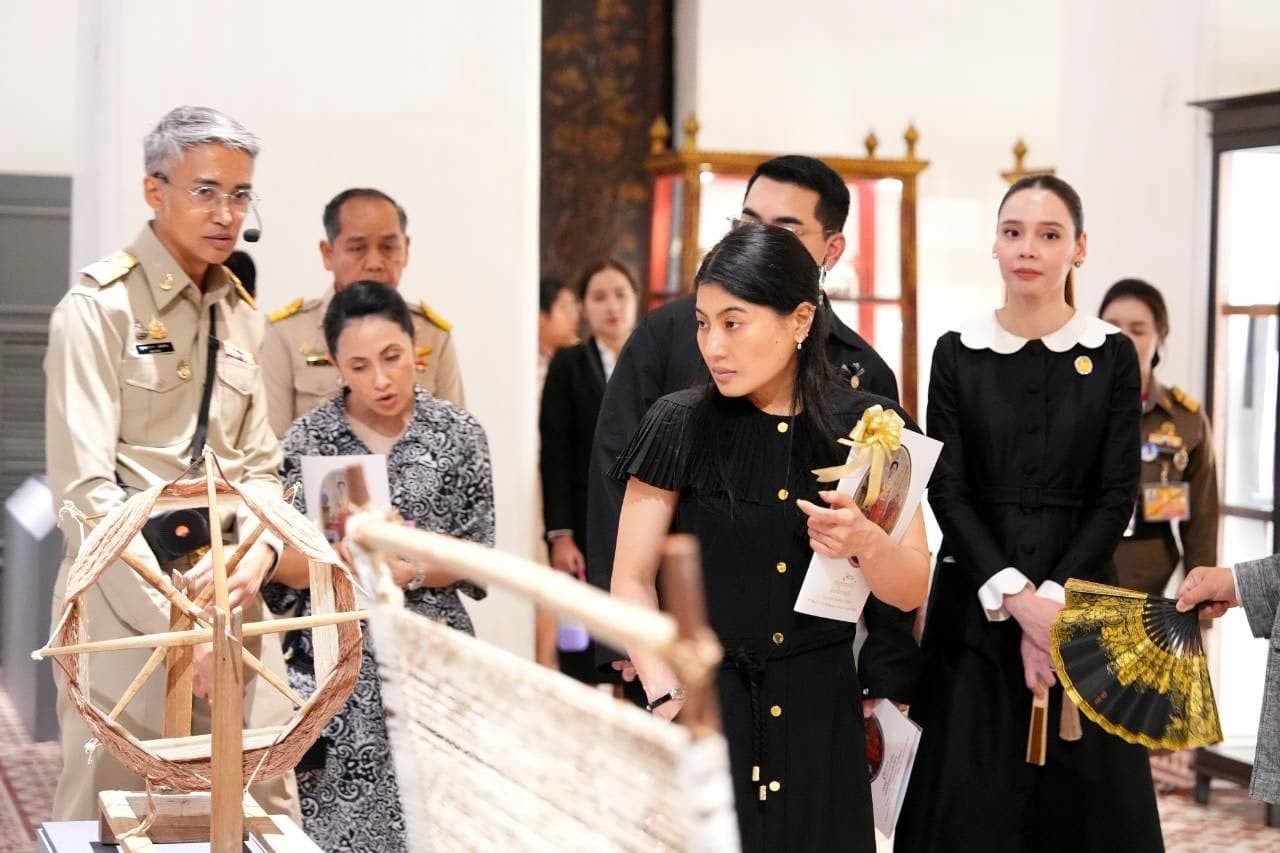 เจ้าฟ้าสิริวัณณวรี ทรงสักการะพระพุทธสิหิงค์ ทอดพระเนตรโบราณวัตถุสำคัญ