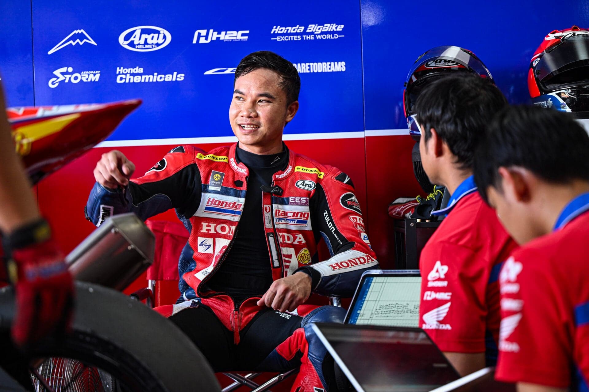 ‘ฮอนด้า เรซซิ่ง ไทยแลนด์’ เปิดฉากร้อนแรง! ‘ชิพ-มิกซ์’ กดเวลาติดหัวแถว ARRC สนาม 4 ที่มัลดาลิกา