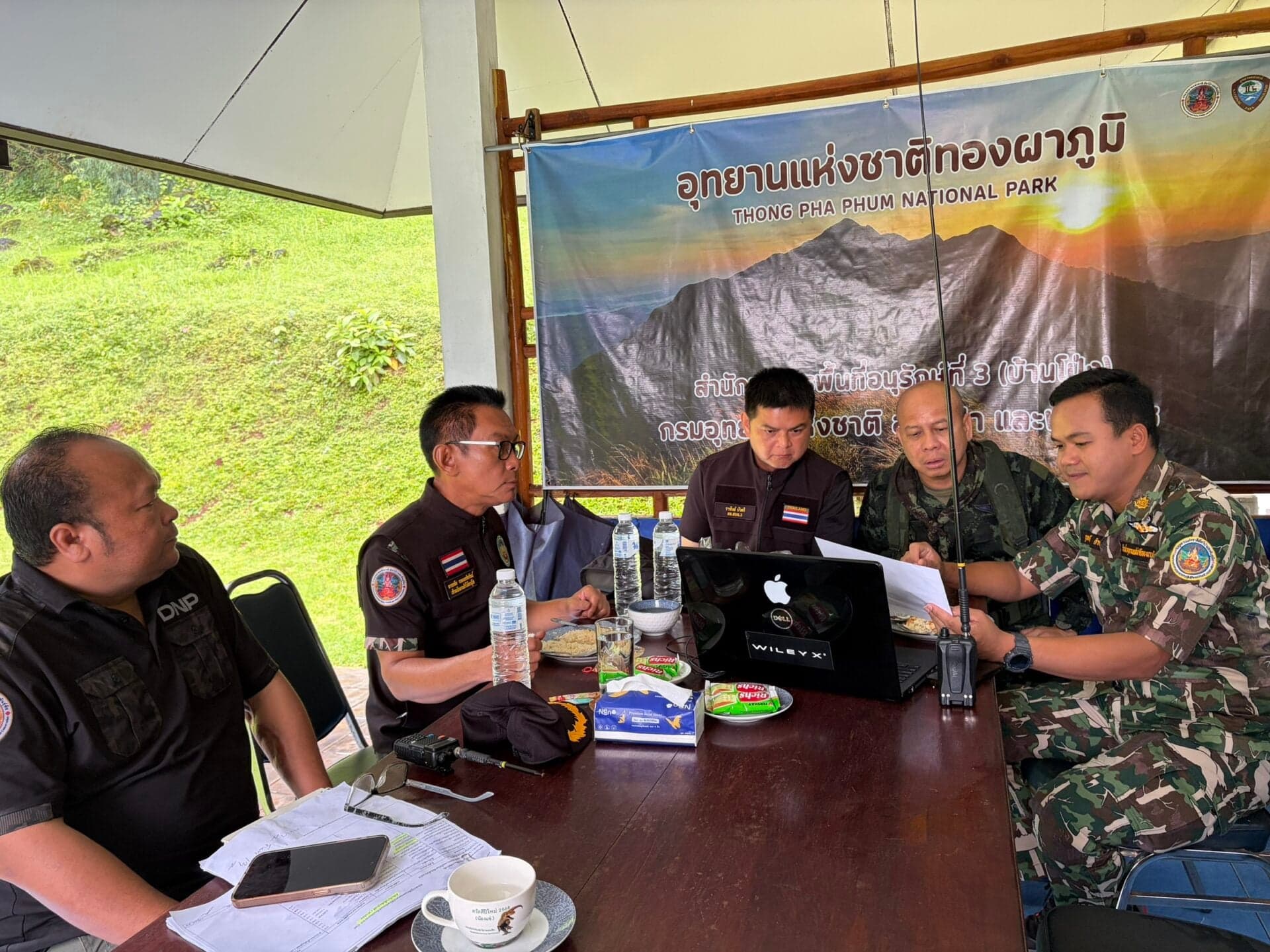 ‘รมว.สุชาติ’ ห่วงเจ้าหน้าที่อุทยานฯ ทองผาภูมิขาดการติดต่อ สั่งเร่งค้นหาเต็มกำลัง ก่อนพบปลอดภัยครบ 3 นาย