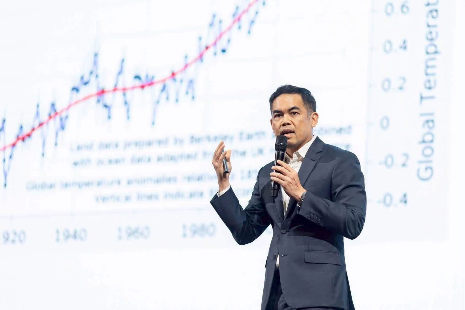 ดร.พิพัฒน์ ชี้ตัวเลขเศรษฐกิจไทย ‘ฉายภาพคนละทาง’ ดัชนีแบบเดิมอาจตามโลกใหม่ไม่ทัน