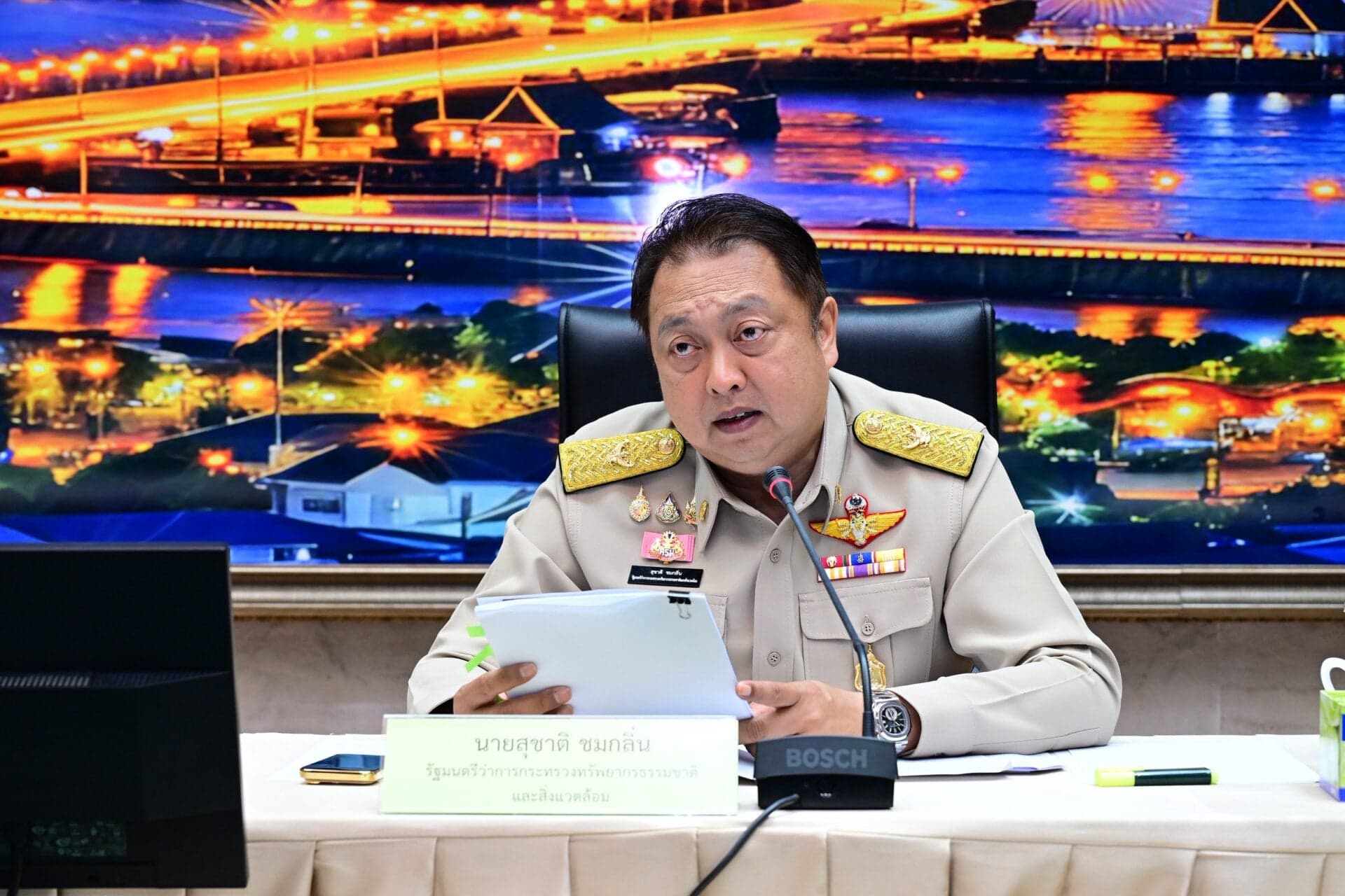 “รมว.สุชาติ” สั่ง 8 จังหวัดตะวันออกยกระดับรับมือ “น้ำท่วม–ภัยแล้ง” วางระบบบริหารน้ำให้เกิดประโยชน์สูงสุด ตั้ง 3 คณะทำงานย่อยลงพื้นที่แก้ปัญหา ย้ำ “ความเดือดร้อนประชาชนรอไม่ได้”