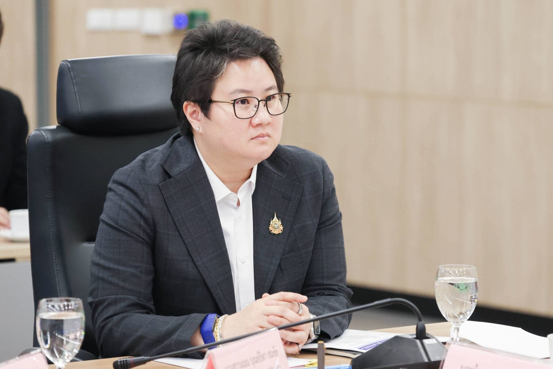 ดีอี เตือน ปชช. เผยแพร่ข้อมูลผิดกฎหมายผ่านสังคมออนไลน์ มีโทษหนักทั้งจำทั้งปรับ