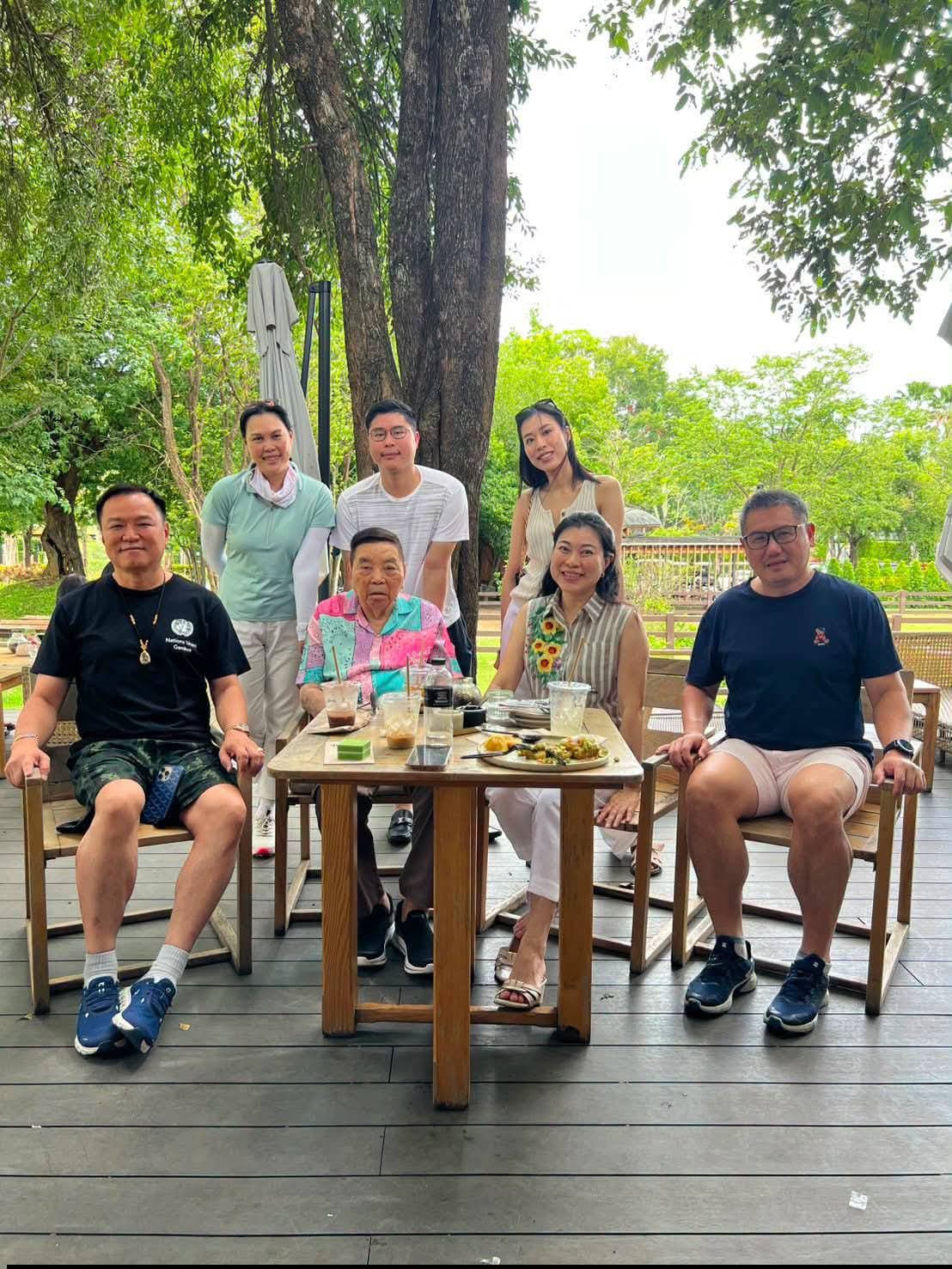 ก็ลมมันเย็น! ‘อนุทิน’ โพสต์นุ่งขาสั้นมั่ง หลังดรามาครูใหญ่ท่วมโซเชียล