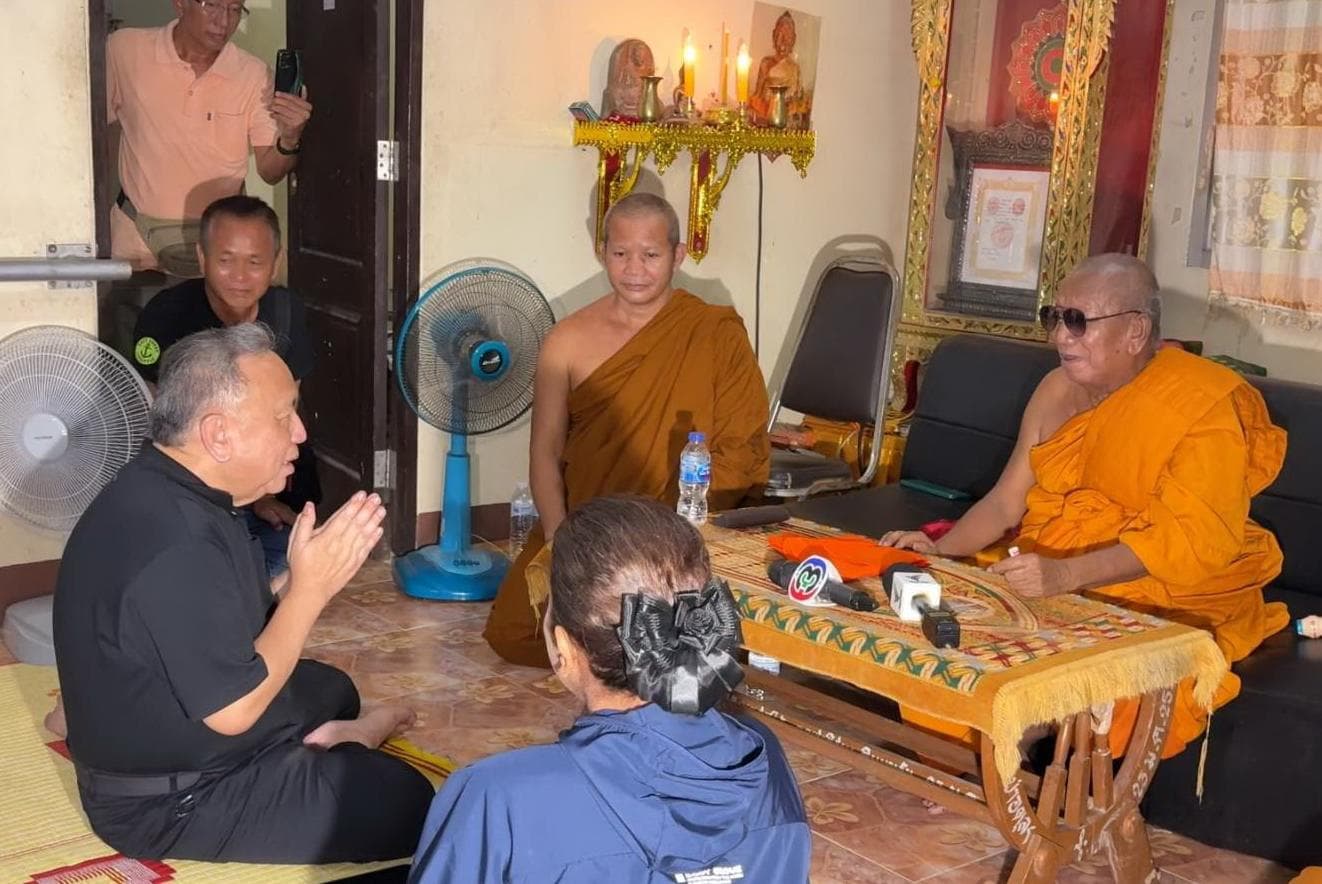 ไร้เงาป้าดา! ‘อ.ธงทอง’ กราบเจ้าอาวาสวัดป่าอดุลฯ เร่งเปลี่ยนชื่อโฉนดที่ดิน