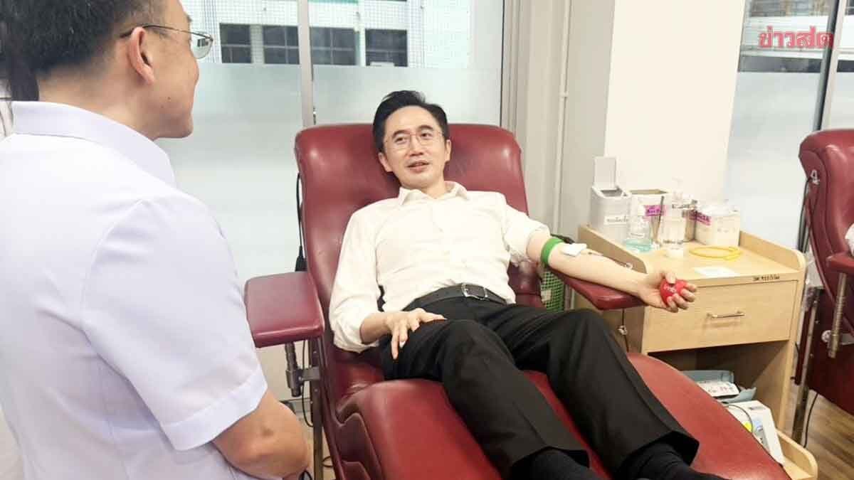 ยศชนัน รุดบริจาคโลหิต ช่วยเหยื่อเหตุสลด รร.เทพศิรินทร์ นนทบุรี ชวนร่วมต่อลมหายใจ