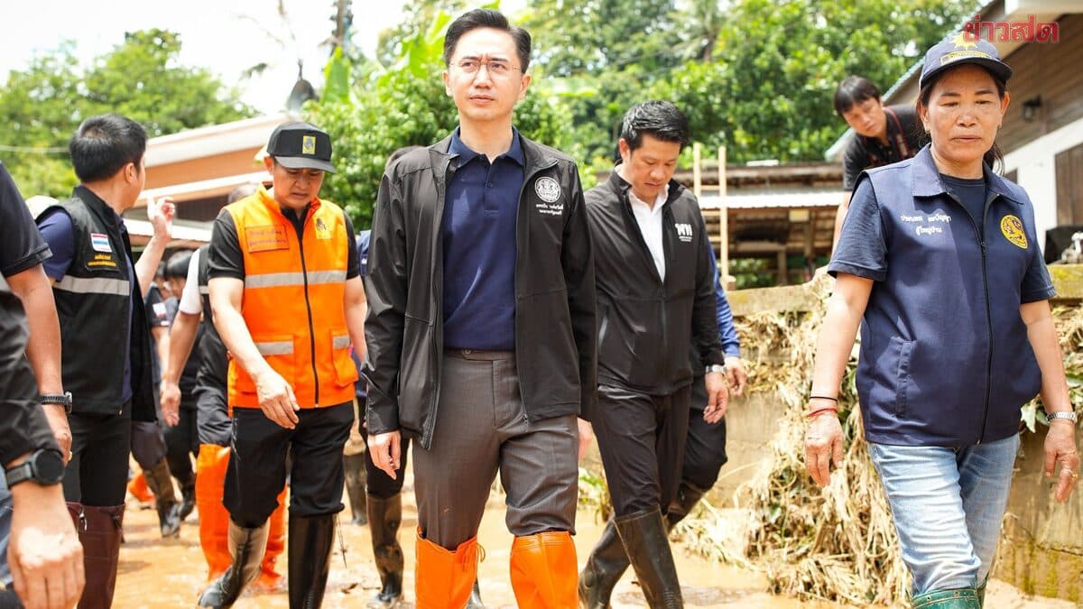 ยศชนัน ลุยโคลนลงพื้นที่ปัว เร่งฟื้นฟูผู้ประสบภัย ชื่นชม ครูแนน-ทหารพราน ฮีโร่ช่วยชีวิต