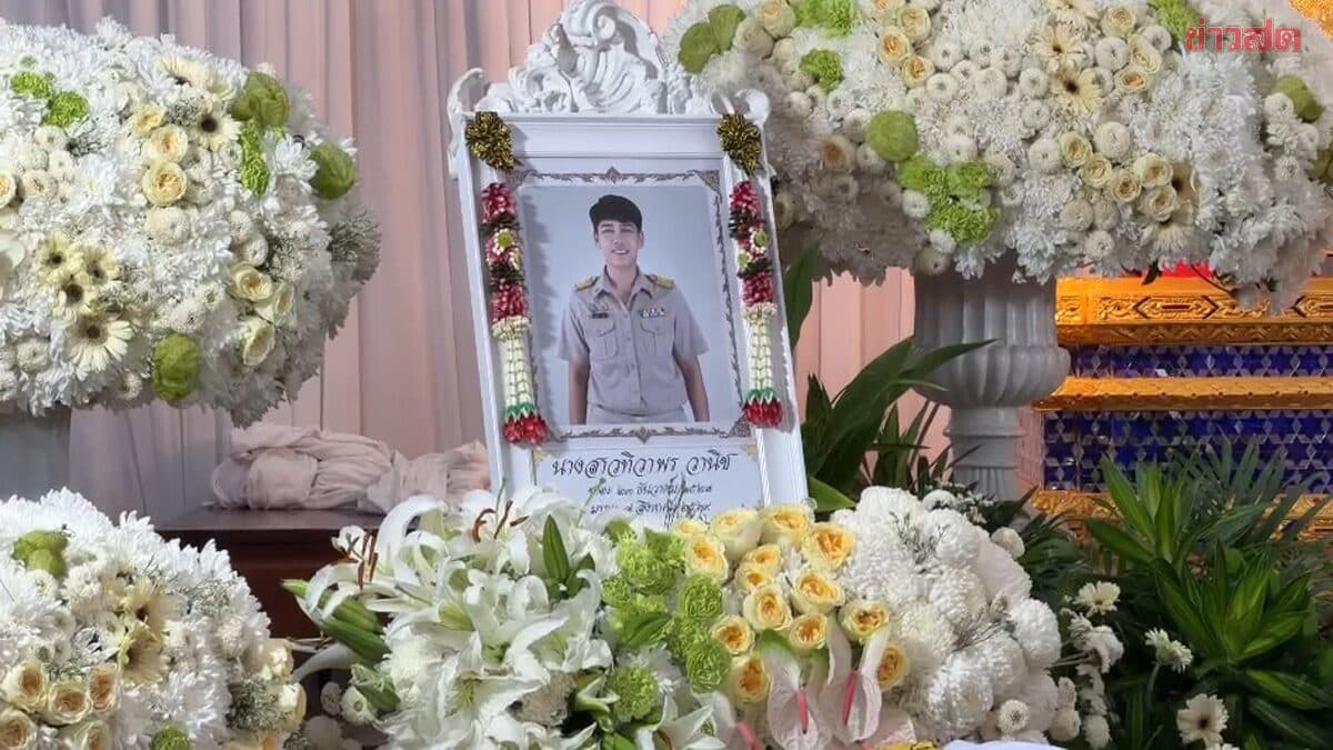 บรรยากาศสุดเศร้า สวดอภิธรรมคืนที่สอง ครูหมวย เหยื่อนักเรียนยิงในโรงเรียนเทพศิรินทร์ นนทบุรี