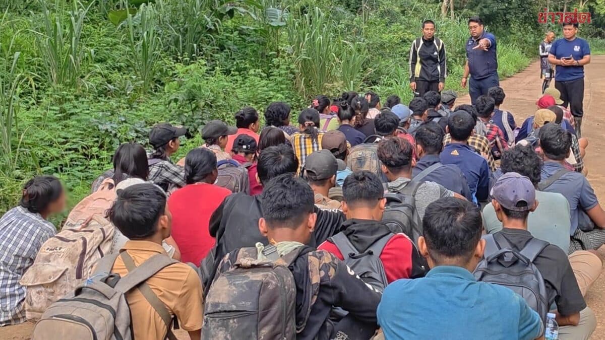 ปิดล้อมป่า ชุมชนเกริงกระเวียรวบ 45 แรงงานเถื่อนชาวเมียนมา เดินเท้าข้ามชายแดนหนีเข้าไทย