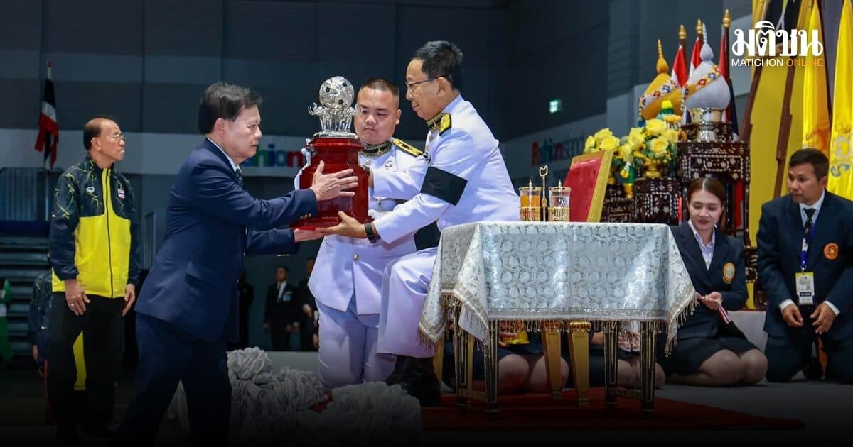 ในหลวง โปรดเกล้าฯ ผู้แทนพระองค์มอบถ้วย คิงส์คัพ นักตะกร้อไทยผงาดแชมป์ สมัยที่ 37