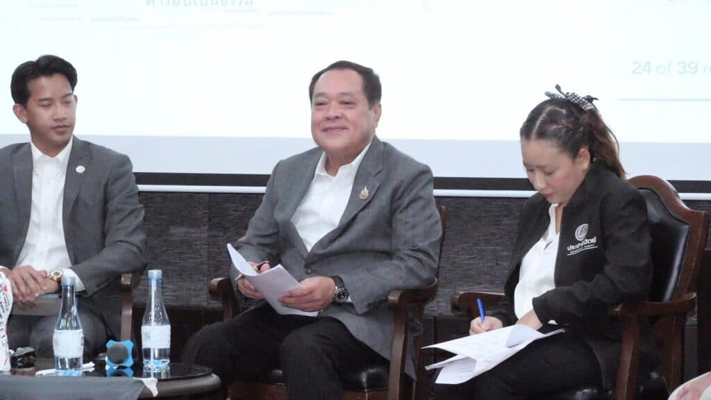 ประชาชาติ ดันกม.คุ้มครองไรเดอร์ ชูค่าตอบแทนเป็นธรรม ‘ทวี’ หนุนล่าหมื่นชื่อเสนอร่างเข้าสภา